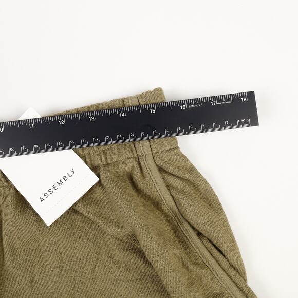 NWT Free Assembly Womens L Track Short Green Pull-On - Picture 3 of 6